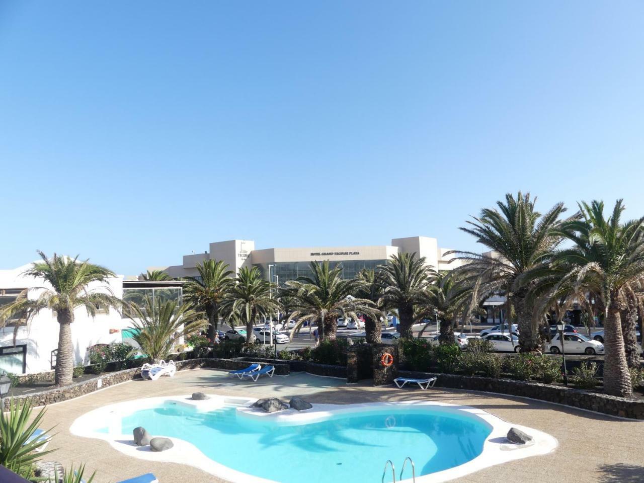 Beachside Jablillo Y Cucharas Costa Teguise Luaran gambar